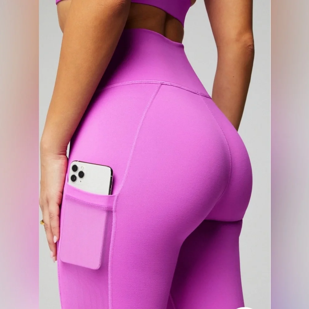 On-The-Go PowerHold® Size Small High-Waisted Legging in Electric Orchid Neon - Picture 2 of 11